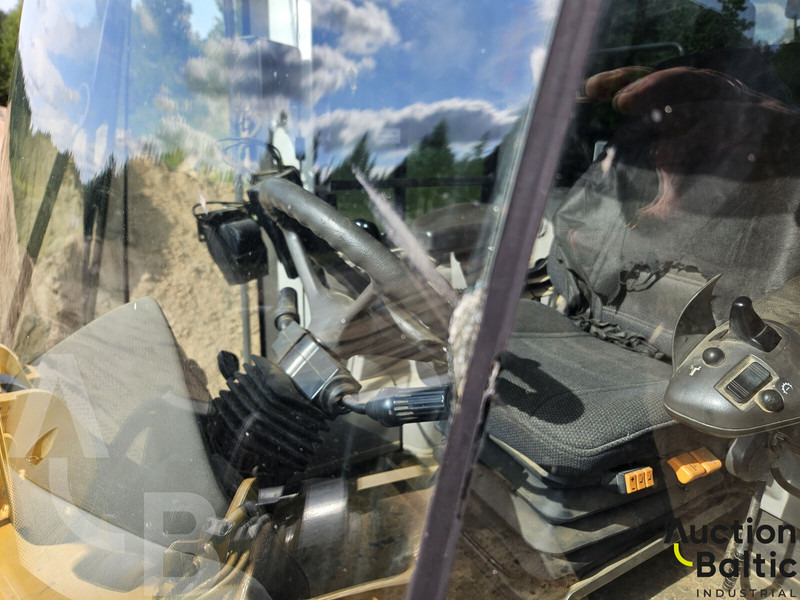 Колёсный погрузчик Volvo L 180 G: фото 16