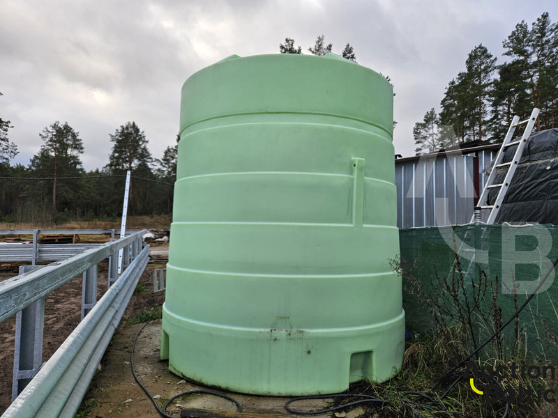 WATER tank - Грузовик-цистерна: фото 1 WATER tank - Грузовик-цистерна: фото 1