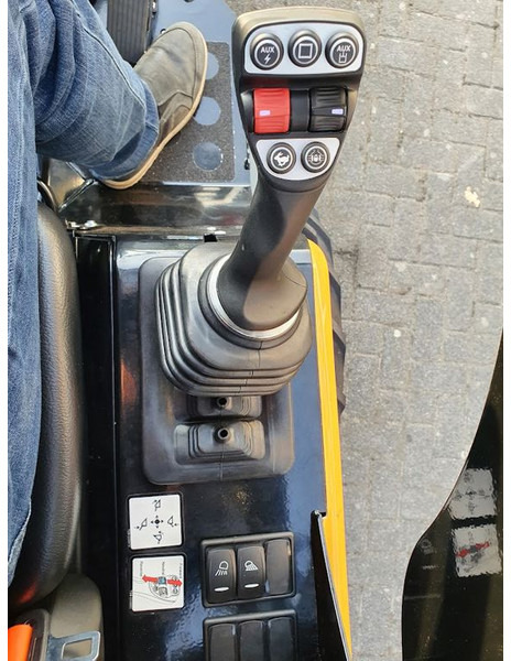 Giant Tobroco Giant G2200E X-TRA Kniklader - Колёсный погрузчик: фото 5 Giant Tobroco Giant G2200E X-TRA Kniklader - Колёсный погрузчик: фото 5