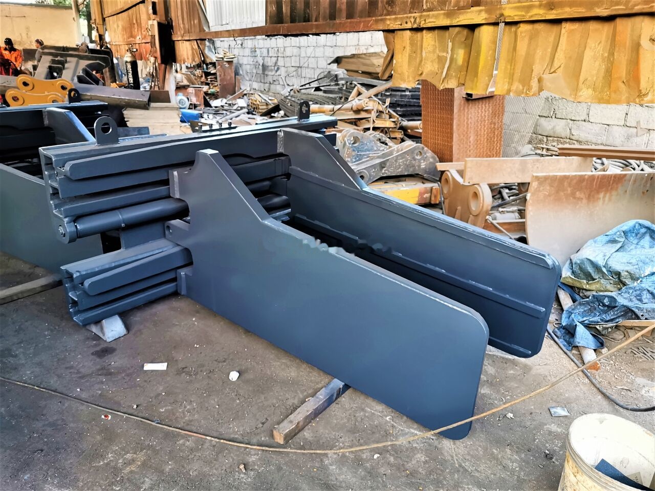 AME Bale Clamp - Захват для Вилочных погрузчиков: фото 3 AME Bale Clamp - Захват для Вилочных погрузчиков: фото 3