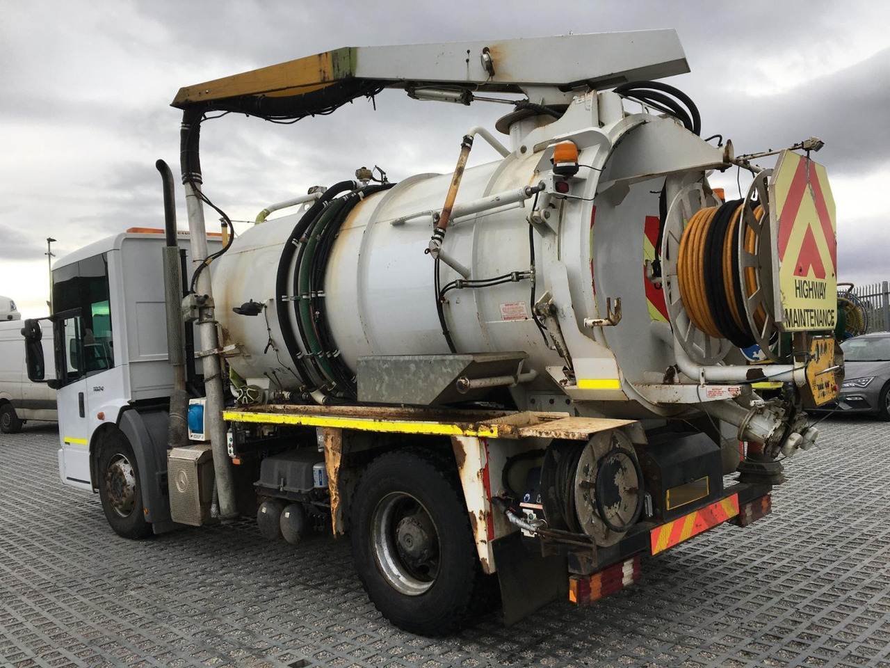 Mercedes-Benz Econic 1824 - Ассенизатор: фото 4 Mercedes-Benz Econic 1824 - Ассенизатор: фото 4