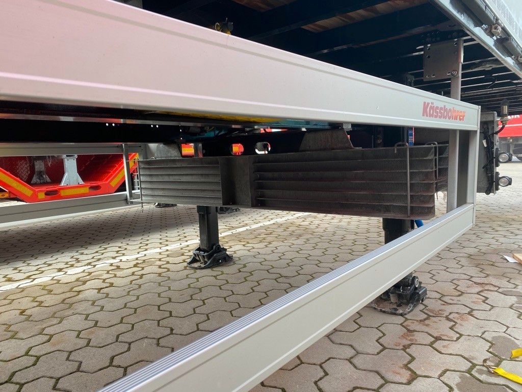 Полуприцеп бортовой/ Платформа Kässbohrer Bordwandauflieger Twistlocks: фото 9 Полуприцеп бортовой/ Платформа Kässbohrer Bordwandauflieger Twistlocks: фото 9