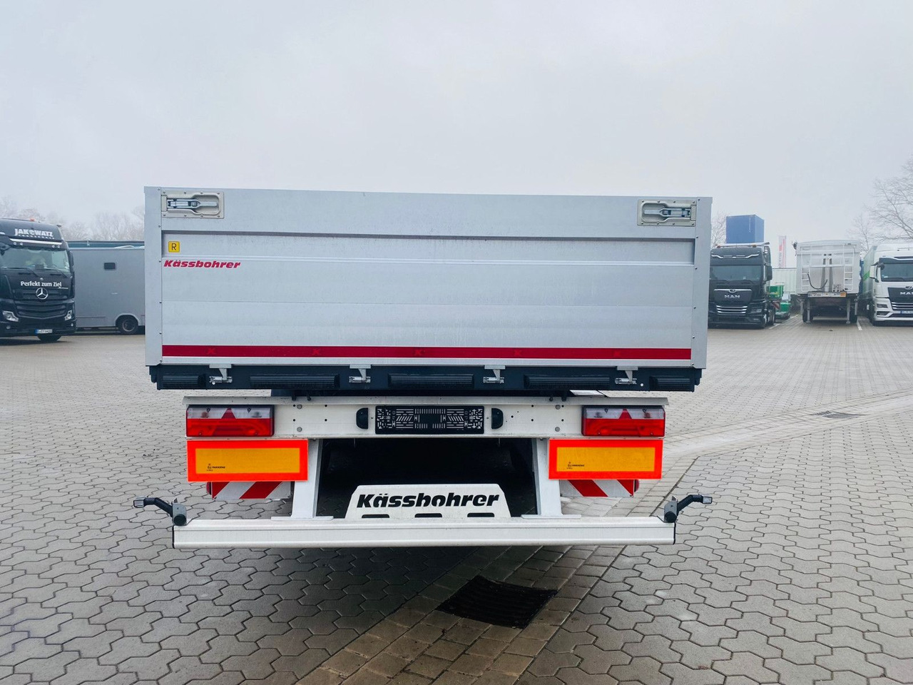 Kässbohrer Bordwandauflieger Twistlocks - Полуприцеп бортовой/ Платформа: фото 5 Kässbohrer Bordwandauflieger Twistlocks - Полуприцеп бортовой/ Платформа: фото 5