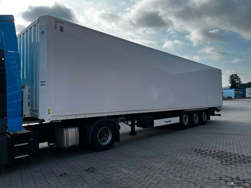 Krone Koffer mit Ladebordwand 2.000 kg Top Klappe - Полуприцеп-фургон: фото 2 Krone Koffer mit Ladebordwand 2.000 kg Top Klappe - Полуприцеп-фургон: фото 2