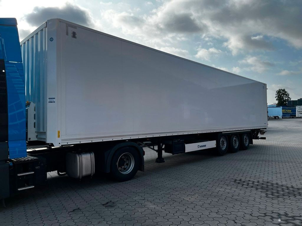 Krone Koffer mit Ladebordwand Sofort Verfügbar! - Полуприцеп-фургон: фото 4 Krone Koffer mit Ladebordwand Sofort Verfügbar! - Полуприцеп-фургон: фото 4