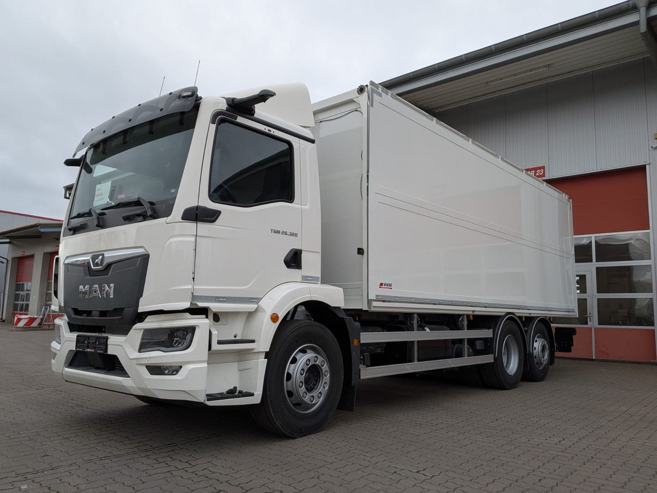 MAN TGM 26.320 6x2/4 Getränkefahrzeug Wingliner LBW - Грузовик с закрытым кузовом: фото 2 MAN TGM 26.320 6x2/4 Getränkefahrzeug Wingliner LBW - Грузовик с закрытым кузовом: фото 2