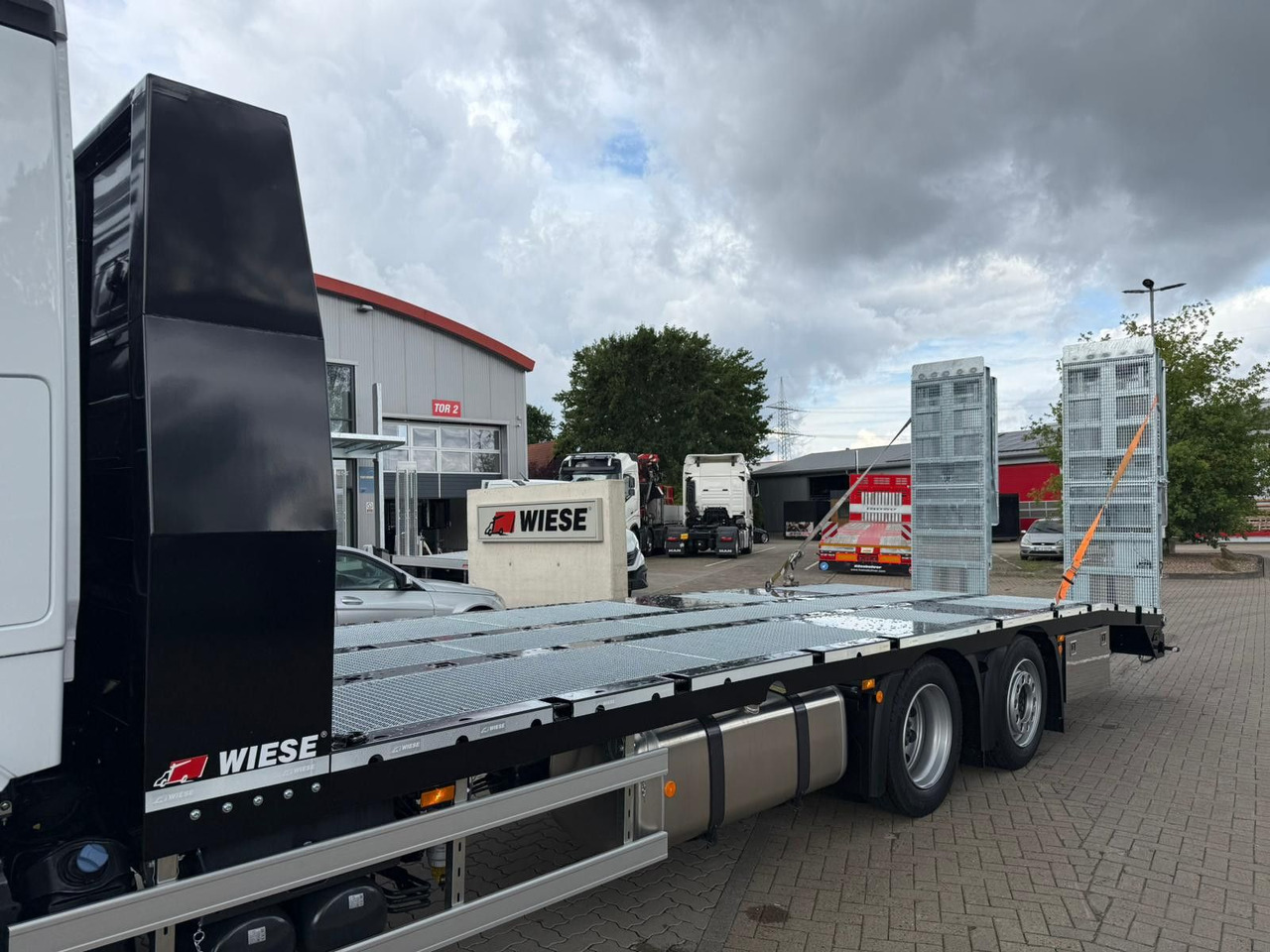 Mercedes-Benz Actros mit Rampen, Maschinentransporter - Эвакуатор: фото 2 Mercedes-Benz Actros mit Rampen, Maschinentransporter - Эвакуатор: фото 2