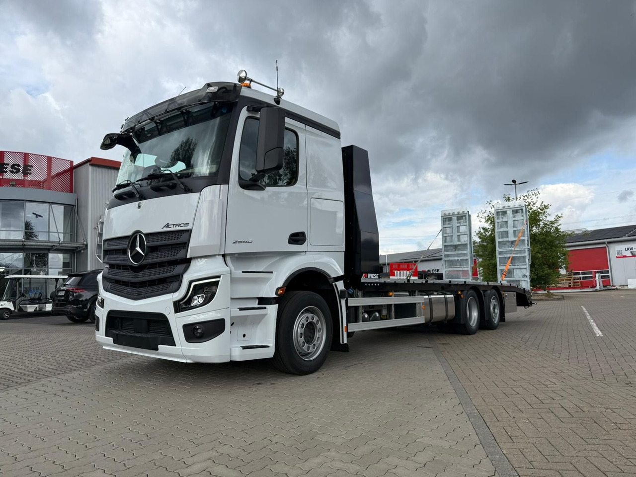 Mercedes-Benz Actros mit Rampen, Maschinentransporter - Эвакуатор: фото 1 Mercedes-Benz Actros mit Rampen, Maschinentransporter - Эвакуатор: фото 1