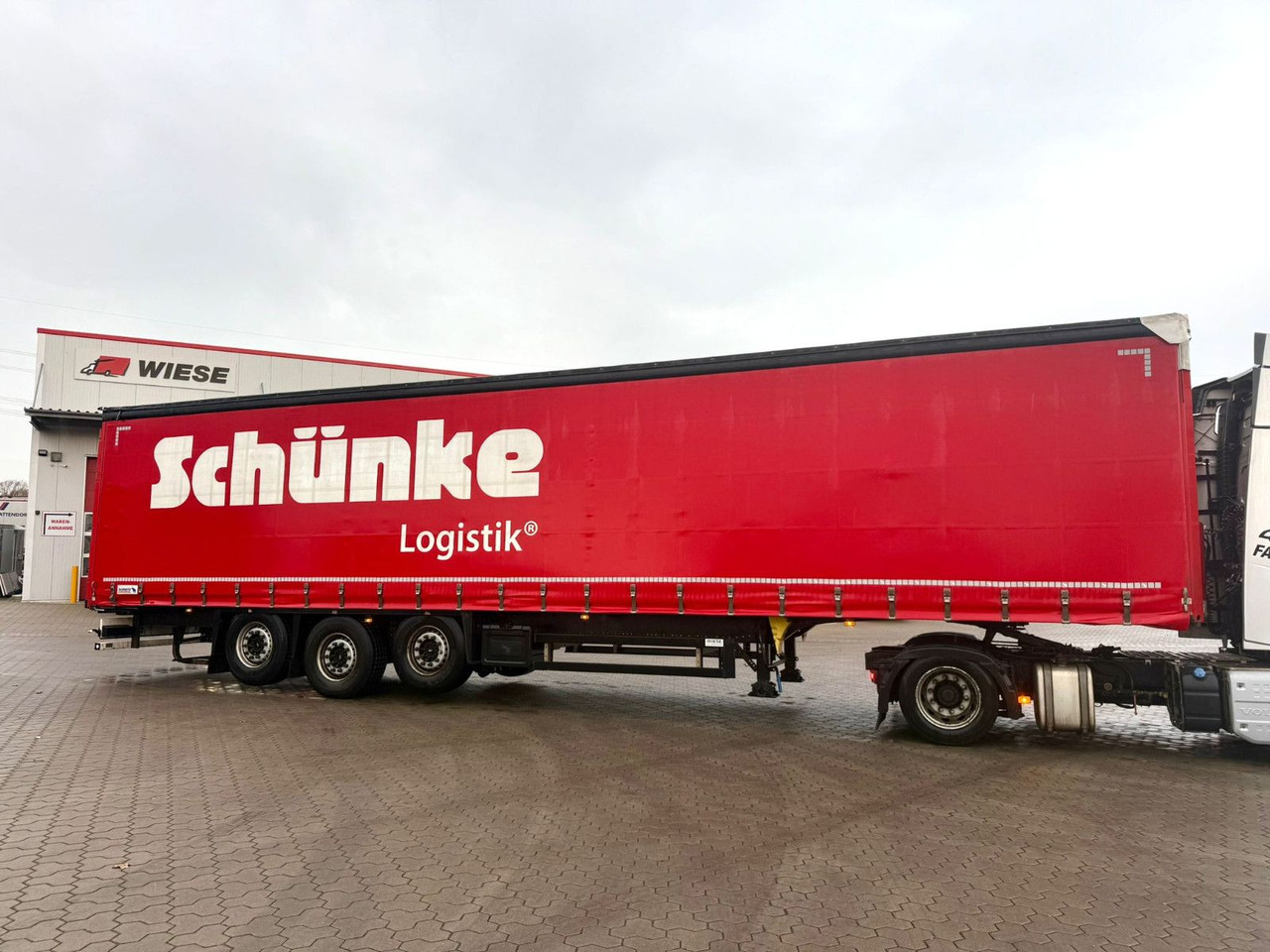 Schmitz Cargobull Speed-Curtainsider - Top Zustand TÜV Neu - Тентованный полуприцеп: фото 1 Schmitz Cargobull Speed-Curtainsider - Top Zustand TÜV Neu - Тентованный полуприцеп: фото 1