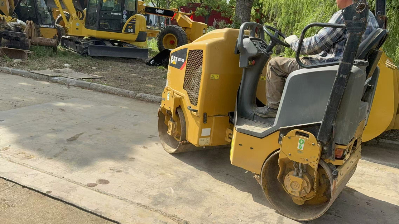 CATERPILLAR CB14B - Каток: фото 3 CATERPILLAR CB14B - Каток: фото 3