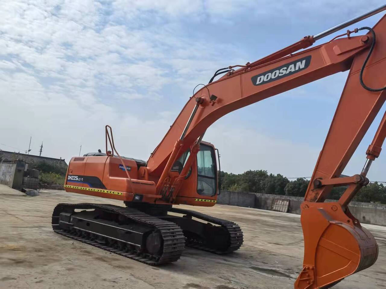 DOOSAN DH225LC-7 - Гусеничный экскаватор: фото 4 DOOSAN DH225LC-7 - Гусеничный экскаватор: фото 4