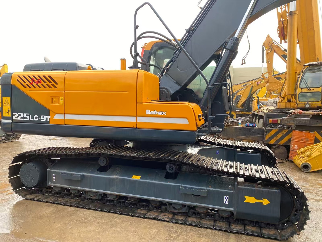 HYUNDAI R225LC-9T - Гусеничный экскаватор: фото 3 HYUNDAI R225LC-9T - Гусеничный экскаватор: фото 3