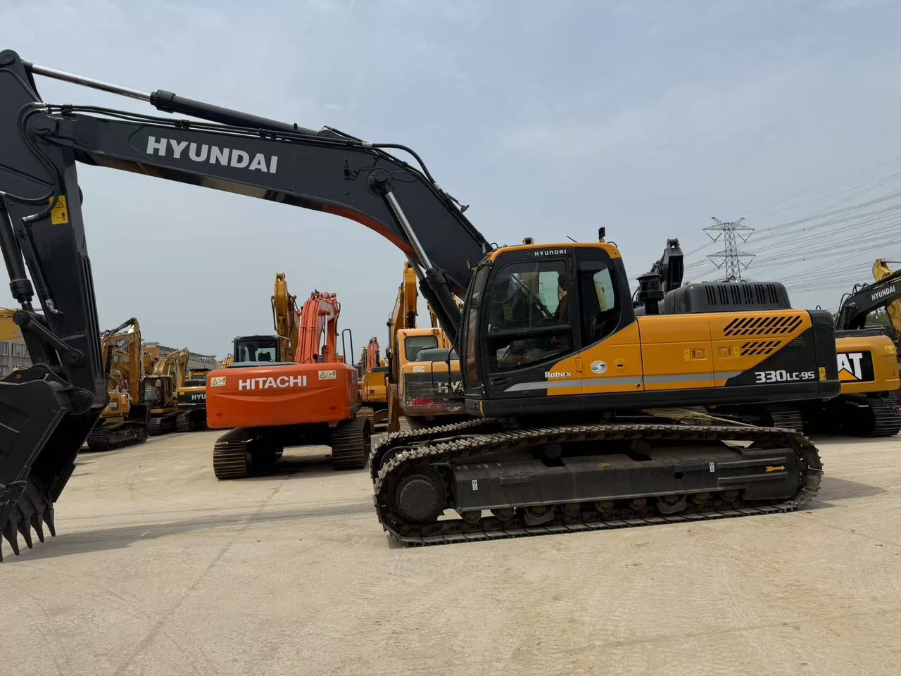 Hyundai R330LC-9S - Гусеничный экскаватор: фото 1 Hyundai R330LC-9S - Гусеничный экскаватор: фото 1