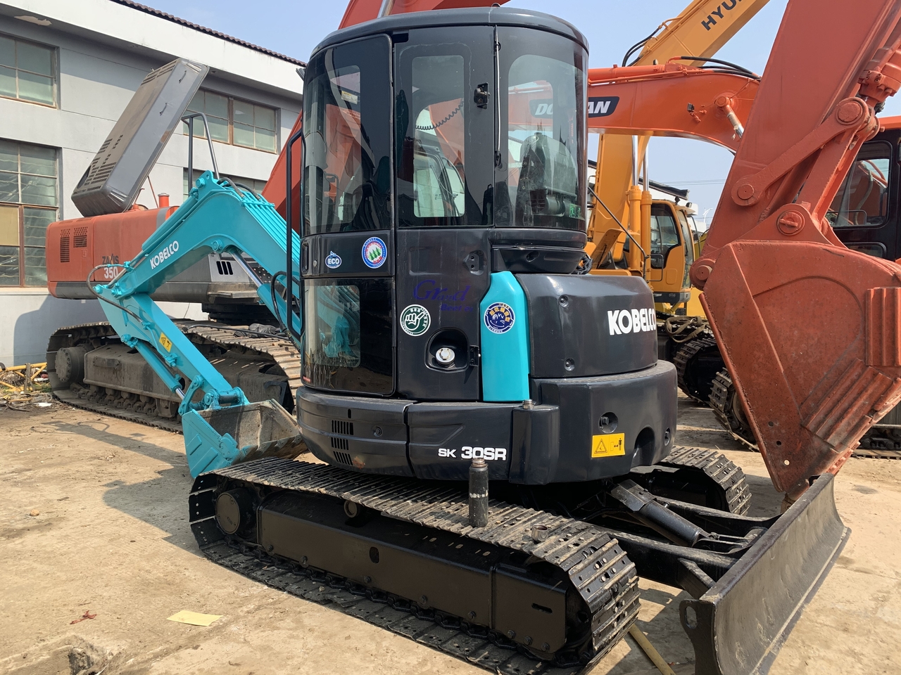 KOBELCO SK30SR - Мини-экскаватор: фото 2 KOBELCO SK30SR - Мини-экскаватор: фото 2