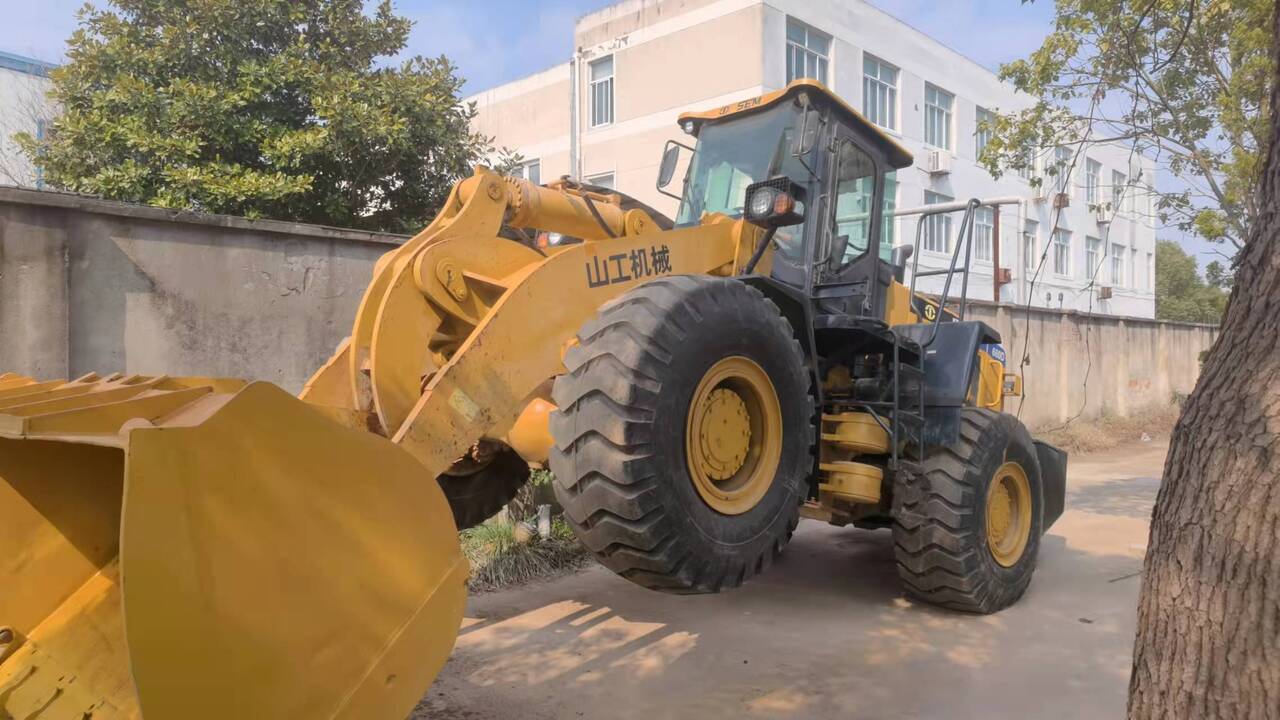 SEM 660D - Колёсный погрузчик: фото 2 SEM 660D - Колёсный погрузчик: фото 2