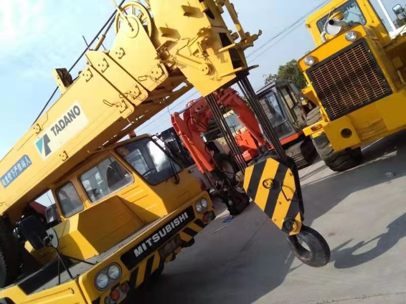 TADANO TL300-E - Кран: фото 3 TADANO TL300-E - Кран: фото 3