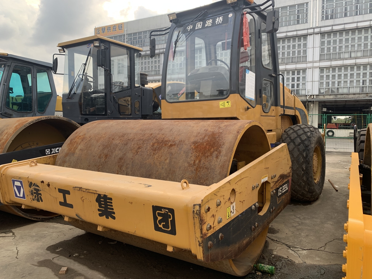 XCMG XS223J - Каток: фото 2 XCMG XS223J - Каток: фото 2