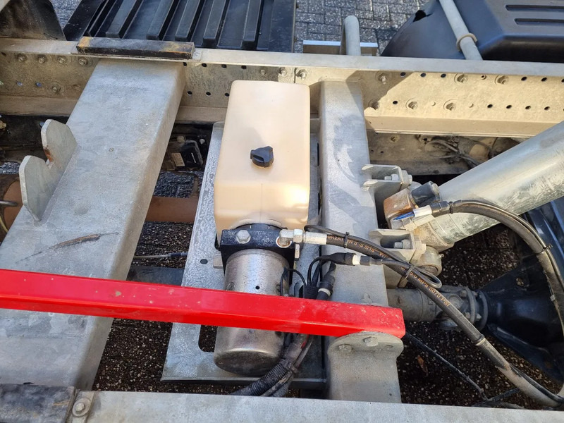 Малотоннажный самосвал Iveco Daily 35C18 3.0D Kipper Hi-Matic Euro 6 GVW 3500 kg: фото 12