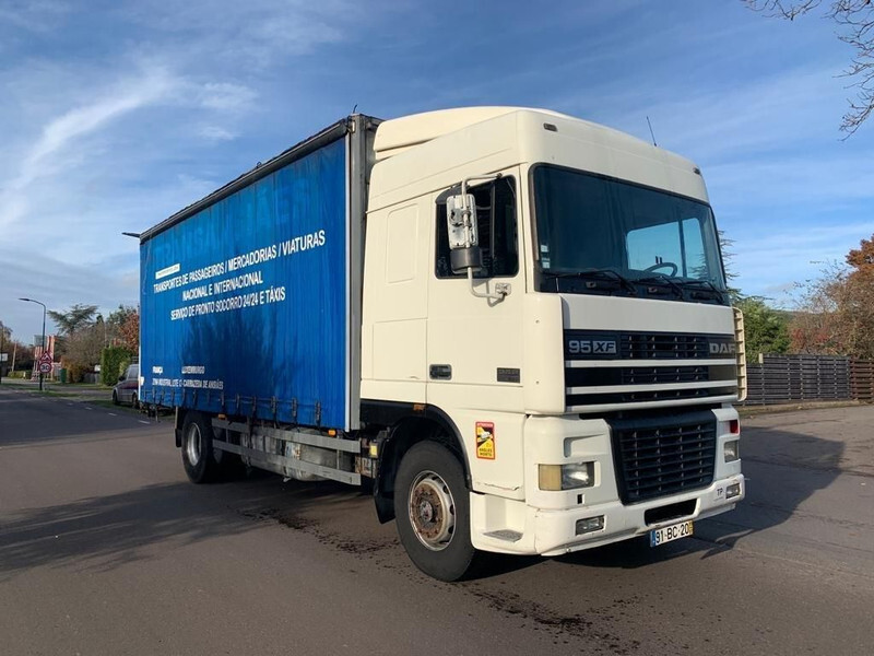 DAF XF 95.430 - Тентованный грузовик: фото 4 DAF XF 95.430 - Тентованный грузовик: фото 4