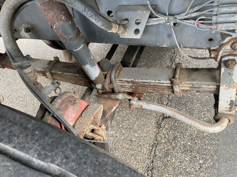 Scania T82 T 82 4x2 CHASSIS FULL STEEL SUSPENSION - Грузовик-шасси: фото 4 Scania T82 T 82 4x2 CHASSIS FULL STEEL SUSPENSION - Грузовик-шасси: фото 4