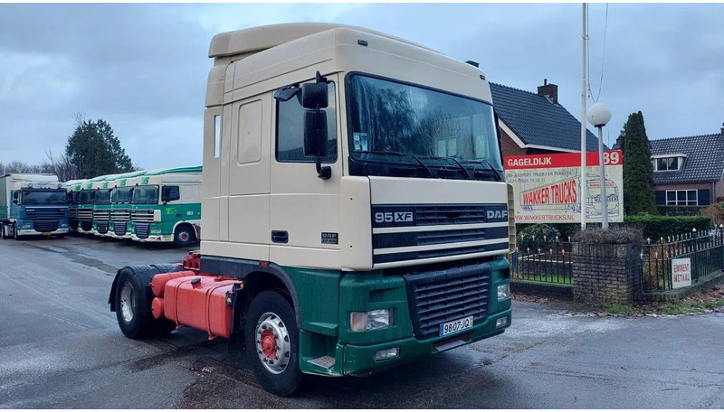 DAF XF 95.430 4x2 EURO 2 Manual Gearbox - Тягач: фото 2 DAF XF 95.430 4x2 EURO 2 Manual Gearbox - Тягач: фото 2