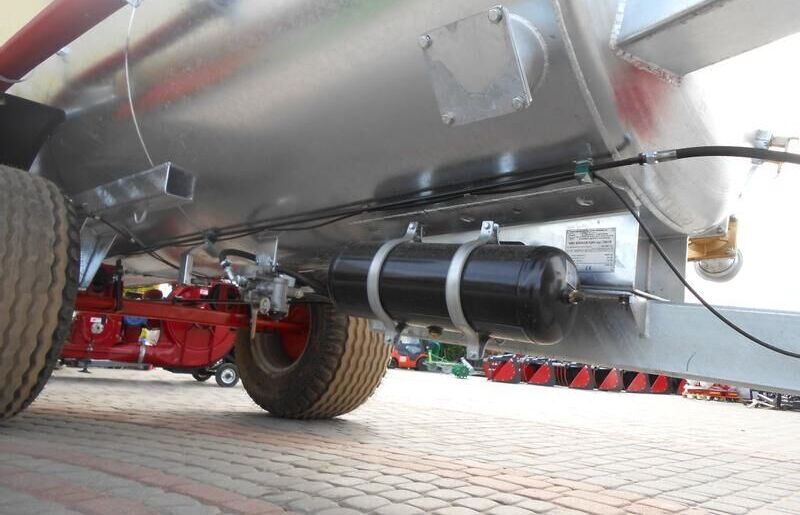 POMOT Single-axial tanker truck/ Beczkowóz wóz asenizacyjny 5000 l - Цистерна для жидкого навоза: фото 5 POMOT Single-axial tanker truck/ Beczkowóz wóz asenizacyjny 5000 l - Цистерна для жидкого навоза: фото 5