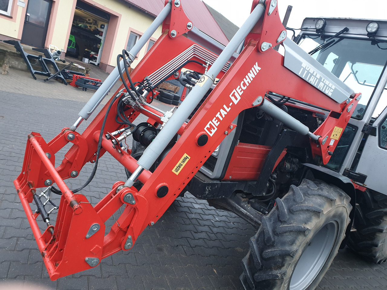 Metal-Technik Ładowacz czołowy do ZETOR 90, 100, 110. - Сельскохозяйственная техника: фото 1 Metal-Technik Ładowacz czołowy do ZETOR 90, 100, 110. - Сельскохозяйственная техника: фото 1