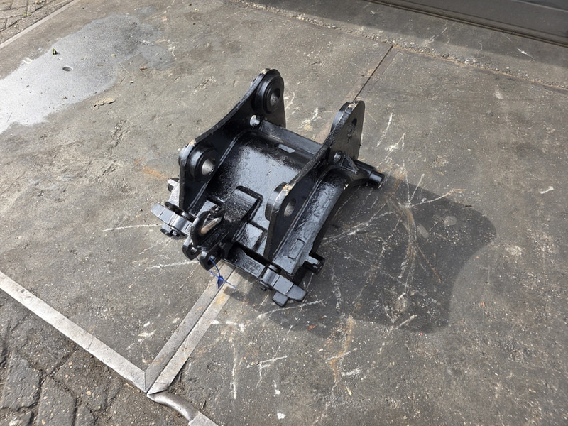 Snelwissel cw30 cw 40 verachtert coupler verachtert cw30 cw 40 - Сцепное устройство для Строительной техники: фото 1 Snelwissel cw30 cw 40 verachtert coupler verachtert cw30 cw 40 - Сцепное устройство для Строительной техники: фото 1