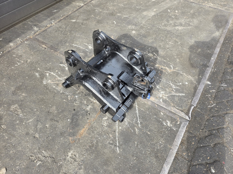 Snelwissel cw30 cw 40 verachtert coupler verachtert cw30 cw 40 - Сцепное устройство для Строительной техники: фото 2 Snelwissel cw30 cw 40 verachtert coupler verachtert cw30 cw 40 - Сцепное устройство для Строительной техники: фото 2