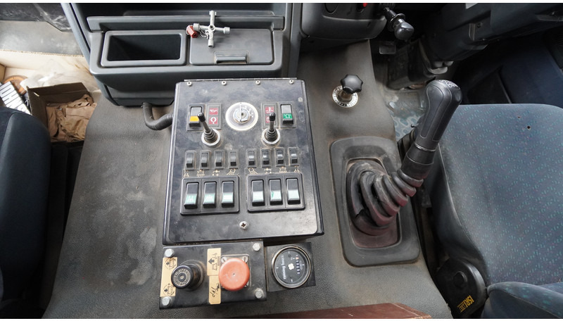 DAF 65.180 ATI STREET SWEPER RH DRIVE MANUAL GARBOX 96.000KM - Подметально-уборочная машина: фото 5 DAF 65.180 ATI STREET SWEPER RH DRIVE MANUAL GARBOX 96.000KM - Подметально-уборочная машина: фото 5