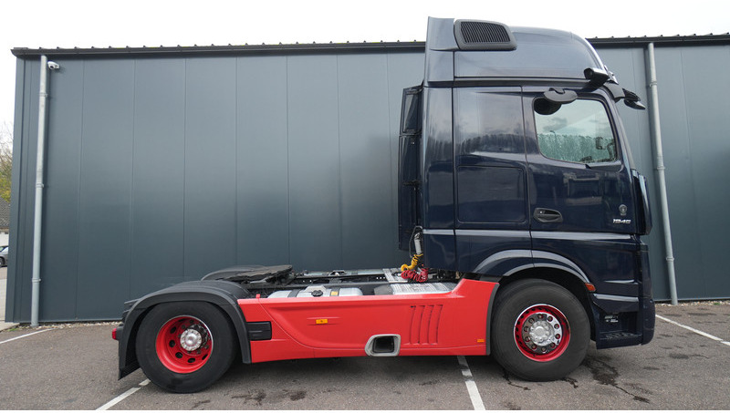 Mercedes-Benz ACTROS 1945 GIGASPACE 727.600KM - Тягач: фото 2 Mercedes-Benz ACTROS 1945 GIGASPACE 727.600KM - Тягач: фото 2