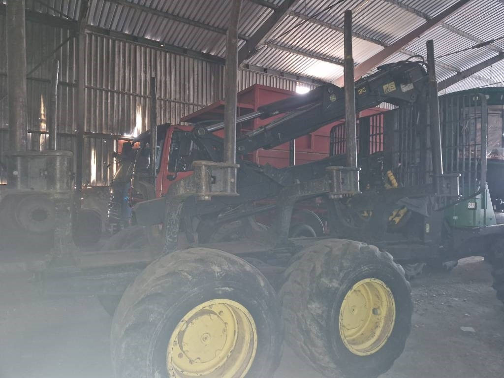 John Deere 1510 E - Форвардер: фото 3 John Deere 1510 E - Форвардер: фото 3