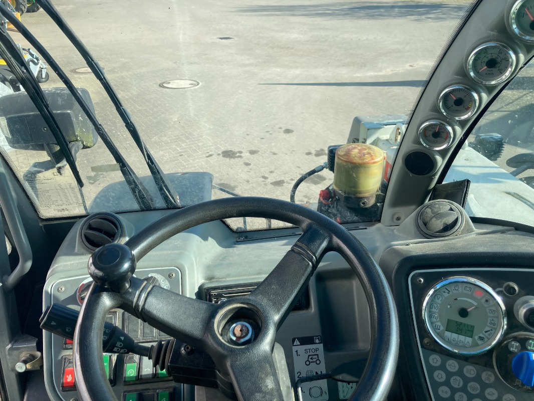 CLAAS SCORPION 7050 - Погрузчик: фото 2 CLAAS SCORPION 7050 - Погрузчик: фото 2