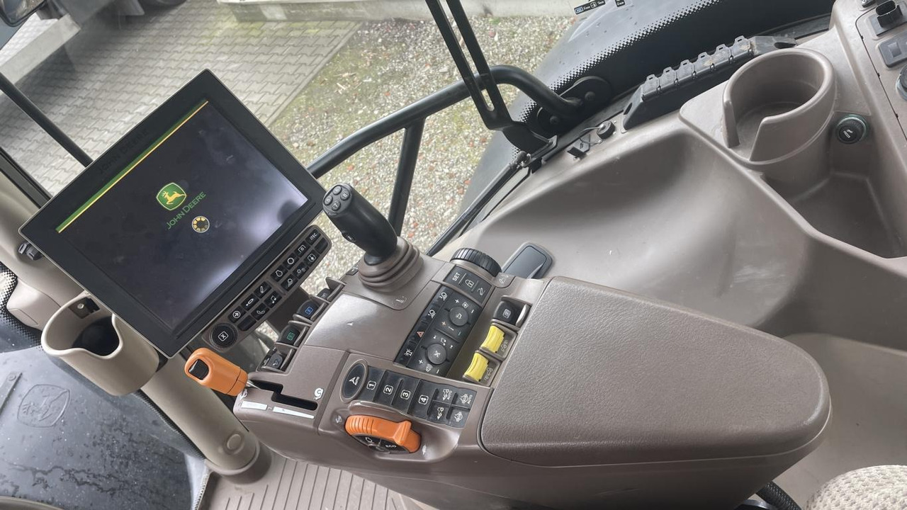 Трактор John Deere 6195R: фото 7 Трактор John Deere 6195R: фото 7