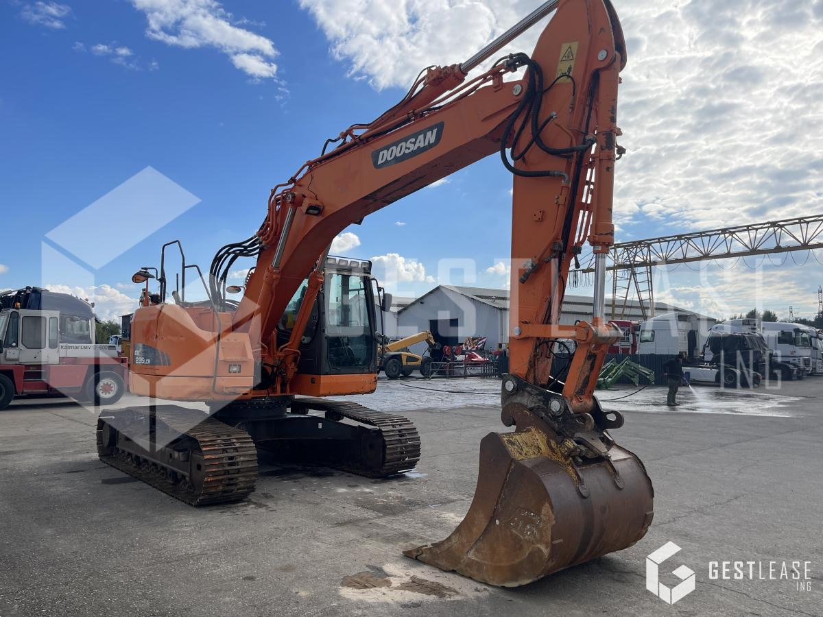 Doosan DX235LC - Гусеничный экскаватор: фото 4 Doosan DX235LC - Гусеничный экскаватор: фото 4