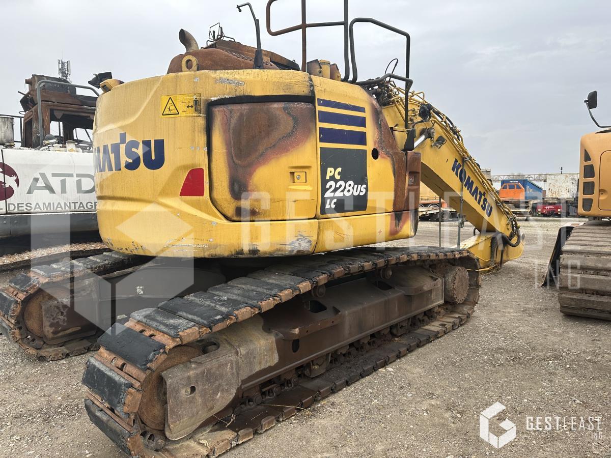 Komatsu PC228USLC-10 - Гусеничный экскаватор: фото 3 Komatsu PC228USLC-10 - Гусеничный экскаватор: фото 3