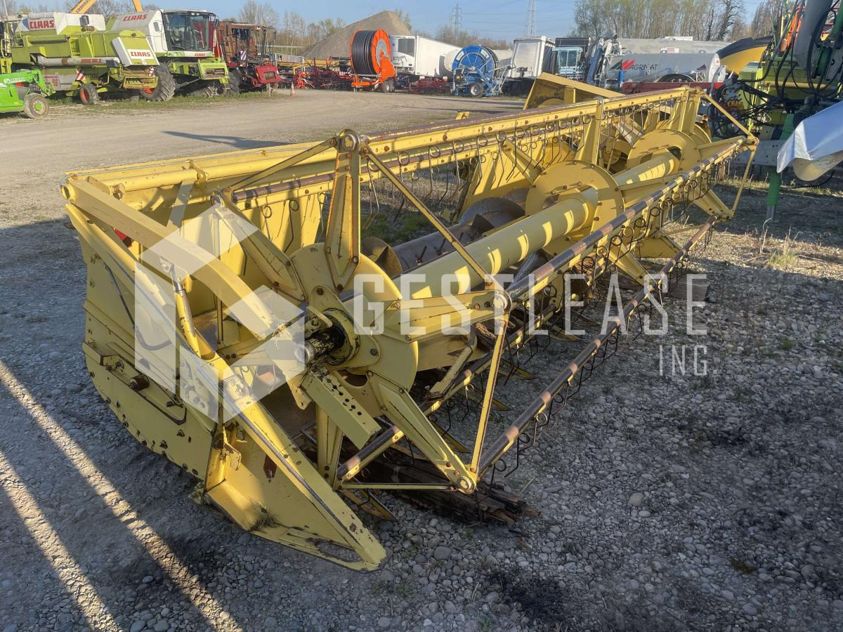 New Holland CLAYSON 1540 - Зерноуборочный комбайн: фото 5 New Holland CLAYSON 1540 - Зерноуборочный комбайн: фото 5