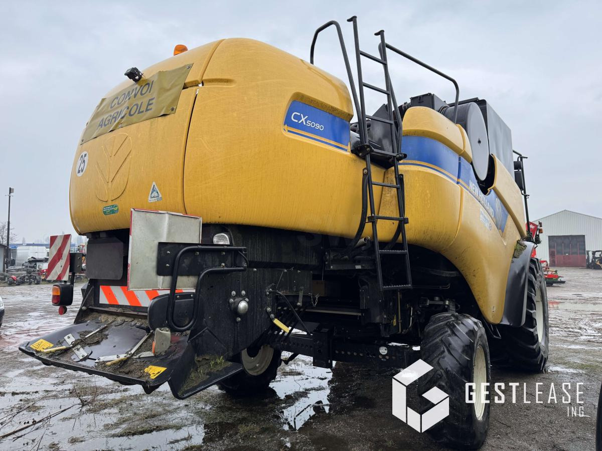 New Holland CX5090 - Зерноуборочный комбайн: фото 3 New Holland CX5090 - Зерноуборочный комбайн: фото 3