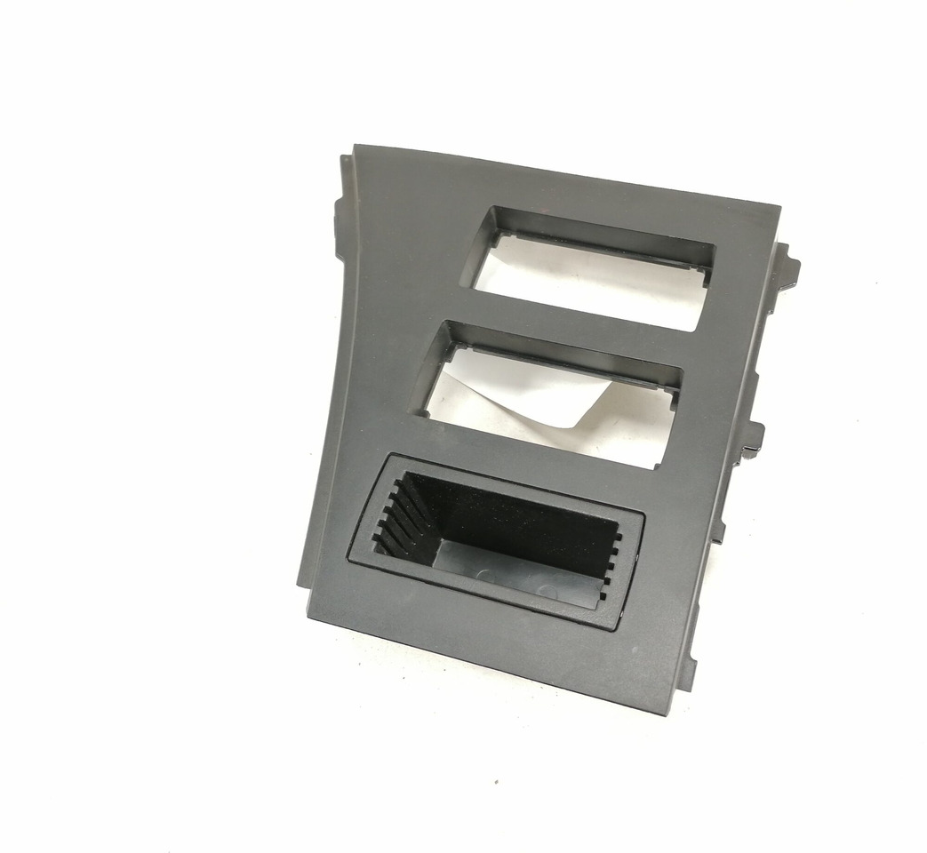 Mercedes-Benz Salongi plastik A9606802607 - Универсальная запчасть для Грузовиков: фото 1 Mercedes-Benz Salongi plastik A9606802607 - Универсальная запчасть для Грузовиков: фото 1