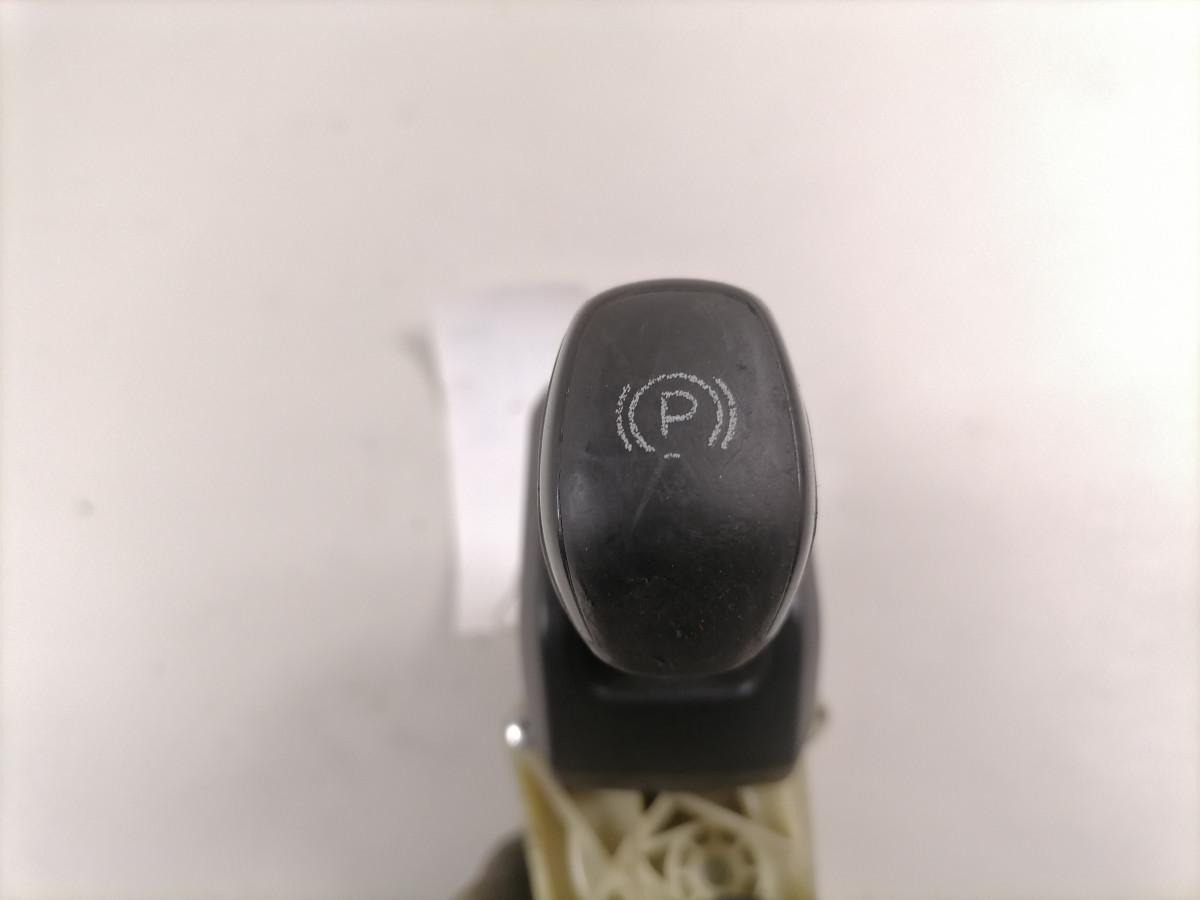 Scania Handbrake control lever 2301821 - Универсальная запчасть для Грузовиков: фото 2 Scania Handbrake control lever 2301821 - Универсальная запчасть для Грузовиков: фото 2