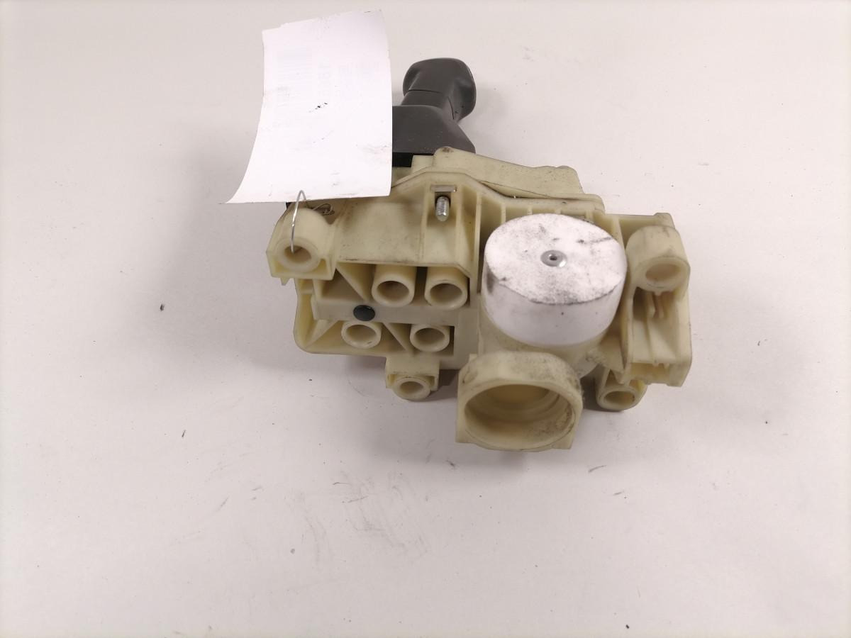 Scania Handbrake control lever 2301821 - Универсальная запчасть для Грузовиков: фото 4 Scania Handbrake control lever 2301821 - Универсальная запчасть для Грузовиков: фото 4