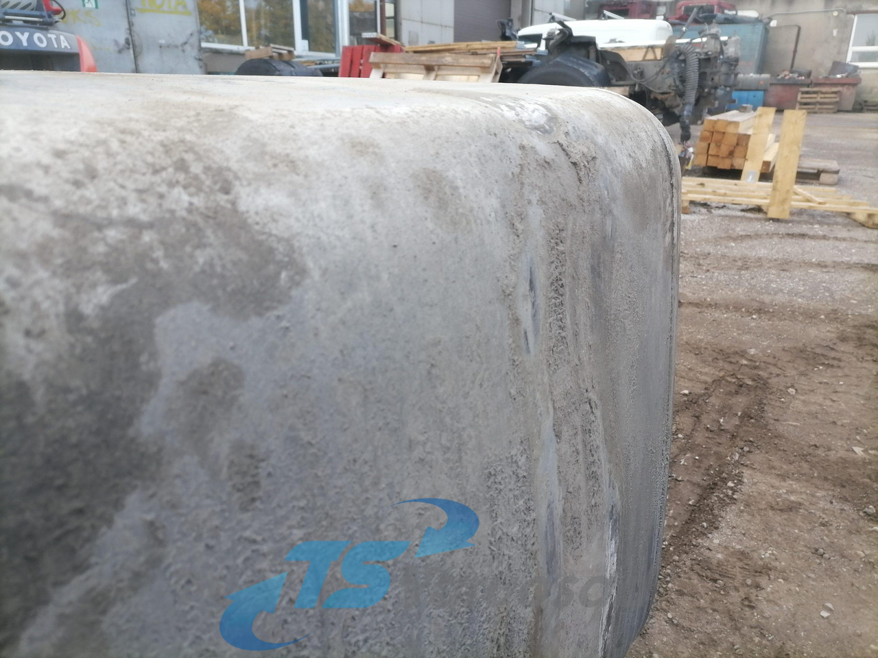 Scania Kütusepaak 700L 1517309 - Топливный бак для Грузовиков: фото 4 Scania Kütusepaak 700L 1517309 - Топливный бак для Грузовиков: фото 4