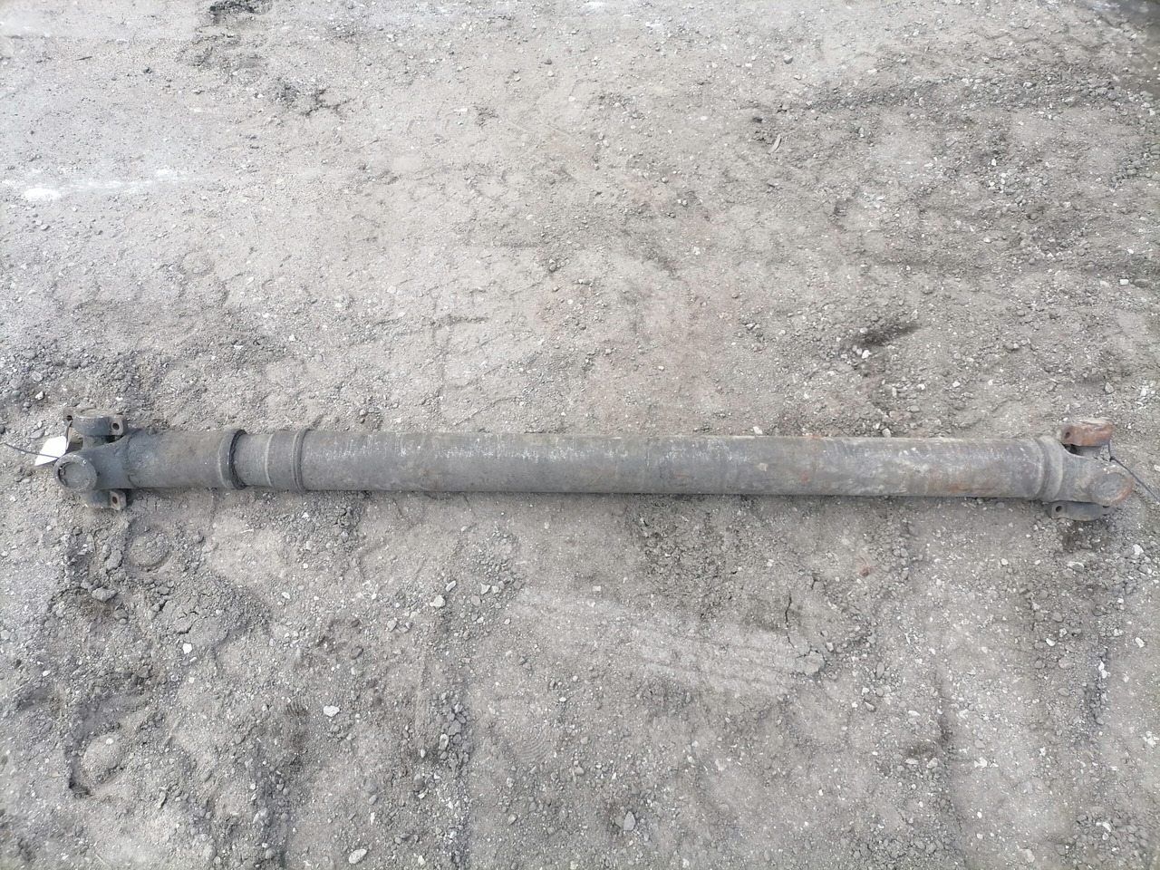 Scania Propeller shaft 1758600 - Карданный вал для Грузовиков: фото 2 Scania Propeller shaft 1758600 - Карданный вал для Грузовиков: фото 2
