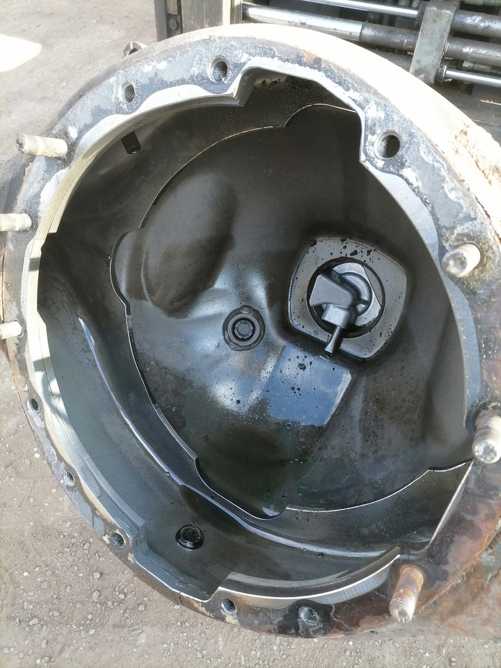 Scania Rear axel housing 1733934 - Ось и запчасти для Грузовиков: фото 2 Scania Rear axel housing 1733934 - Ось и запчасти для Грузовиков: фото 2