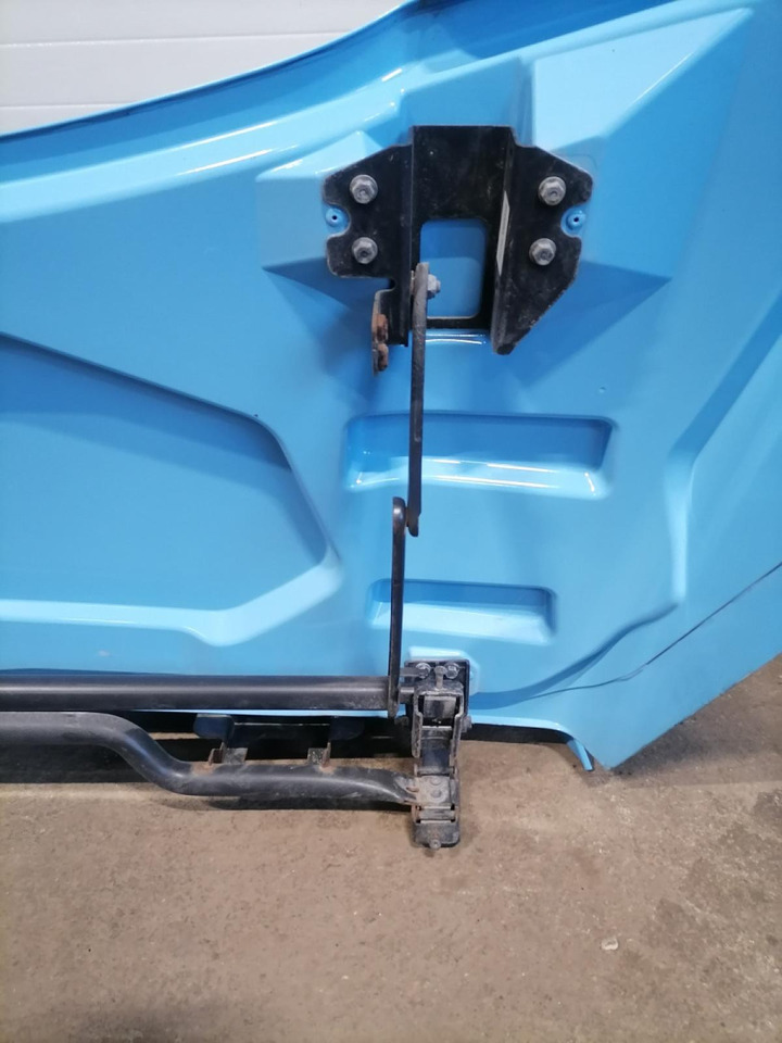 Scania Scania cab wind deflector, roof 2390522 - Аэродинамика/ Спойлеры для Грузовиков: фото 5 Scania Scania cab wind deflector, roof 2390522 - Аэродинамика/ Спойлеры для Грузовиков: фото 5