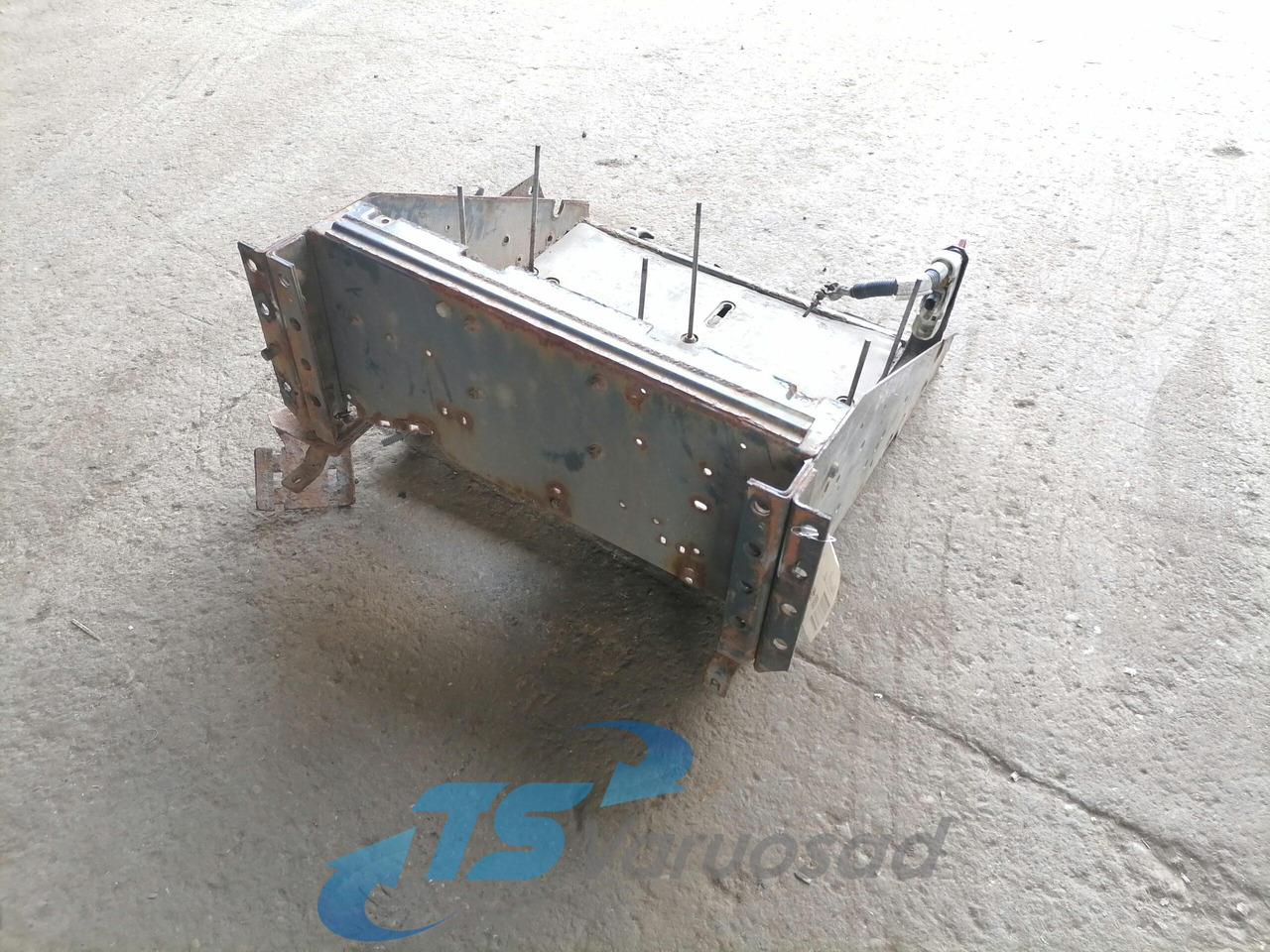 Volvo Battery box 21046415 - Аккумулятор для Грузовиков: фото 3 Volvo Battery box 21046415 - Аккумулятор для Грузовиков: фото 3