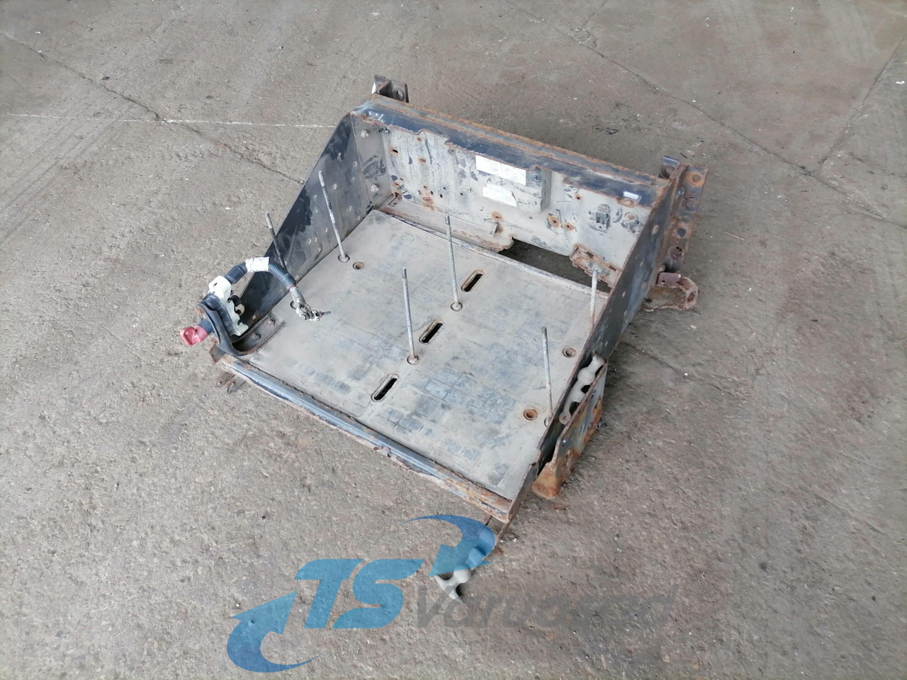 Volvo Battery box 21046415 - Аккумулятор для Грузовиков: фото 1 Volvo Battery box 21046415 - Аккумулятор для Грузовиков: фото 1