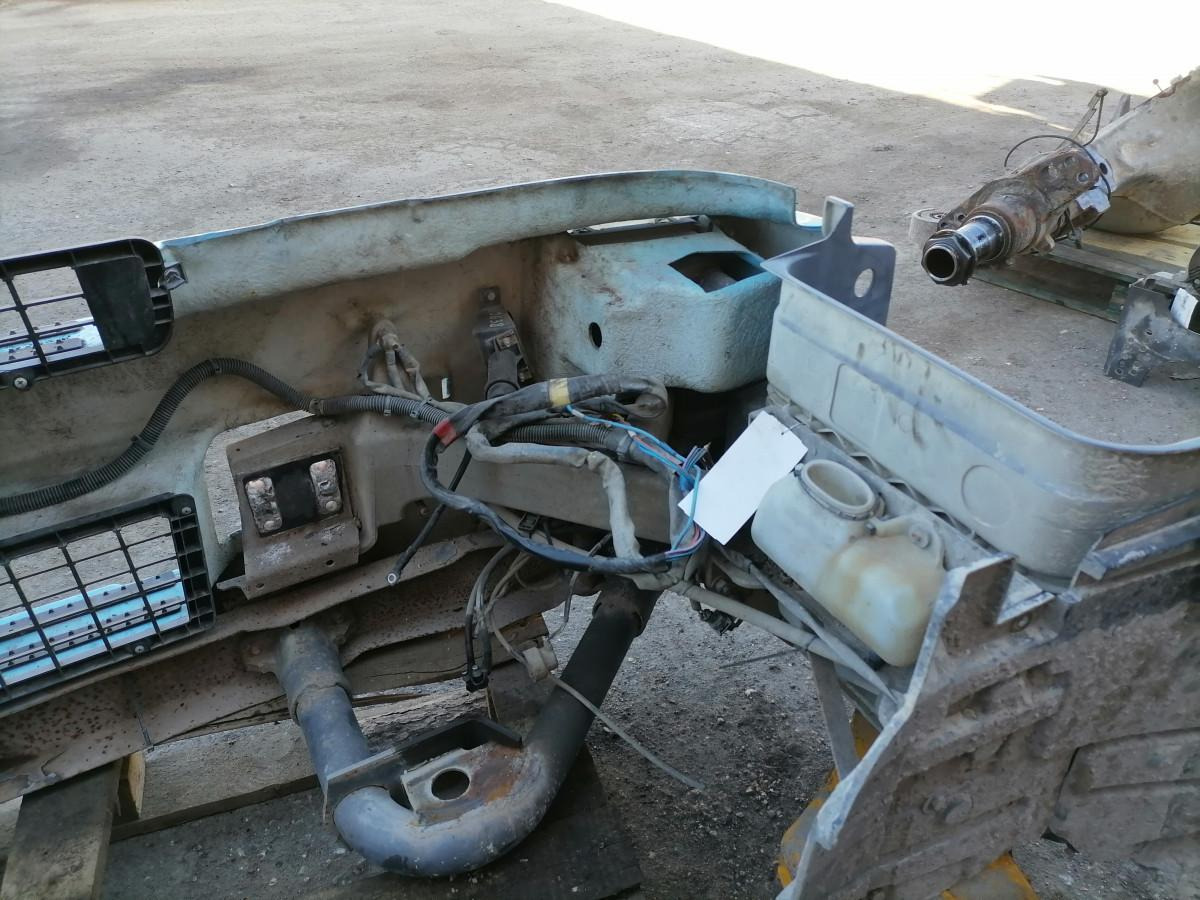 Volvo Bumper 20855700 - Бампер для Грузовиков: фото 4 Volvo Bumper 20855700 - Бампер для Грузовиков: фото 4