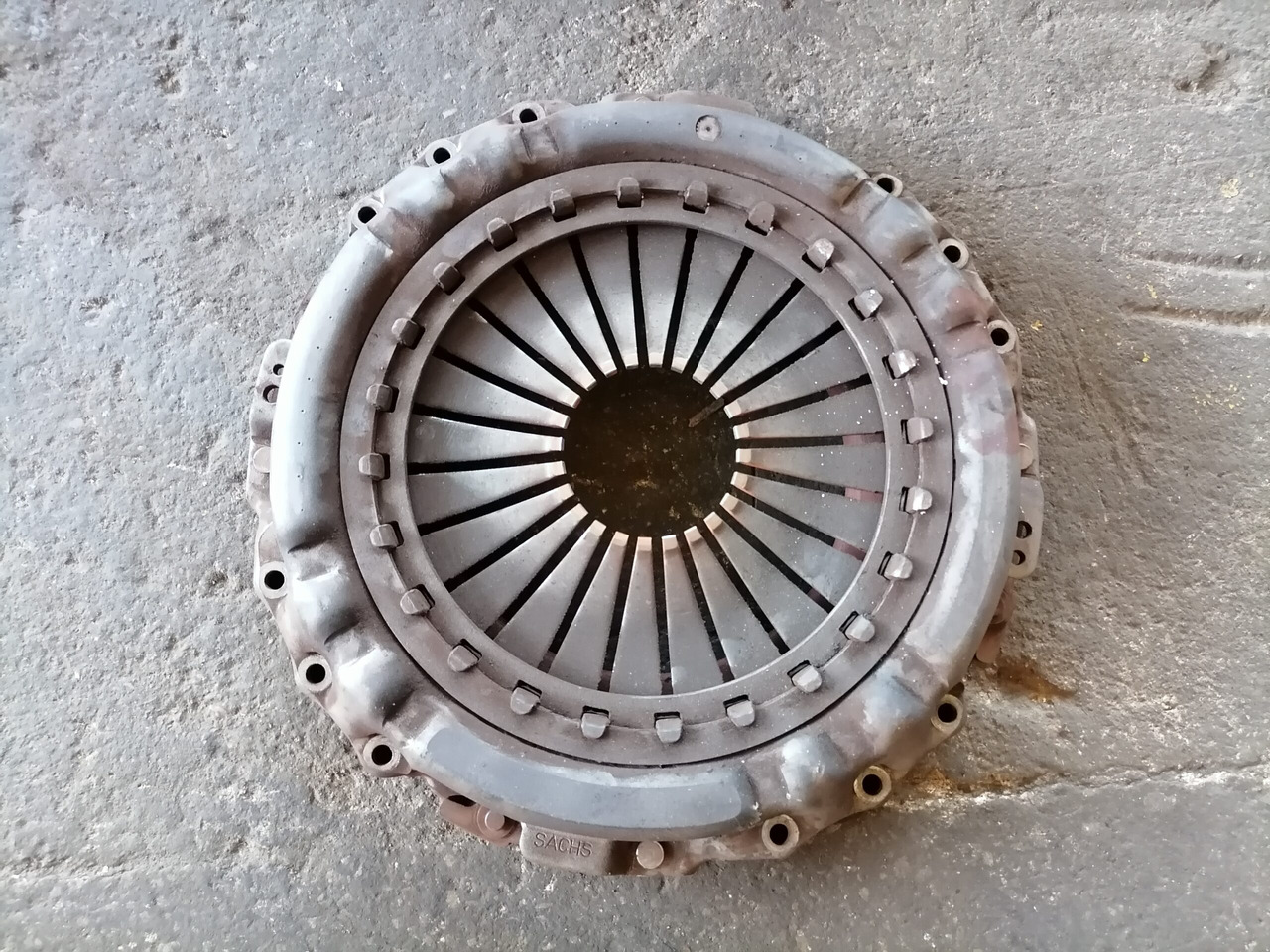 Volvo Clutch cover 20806454 - Сцепление и запчасти для Грузовиков: фото 3 Volvo Clutch cover 20806454 - Сцепление и запчасти для Грузовиков: фото 3