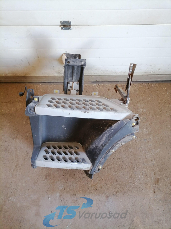 Volvo Komplektne astmelaud 82136982 - Боковая подножка для Грузовиков: фото 2 Volvo Komplektne astmelaud 82136982 - Боковая подножка для Грузовиков: фото 2